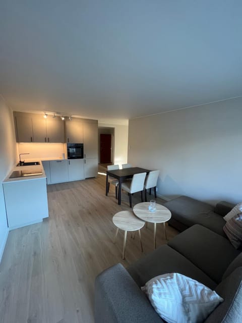Kitchen or kitchenette, Seating area, Dining area