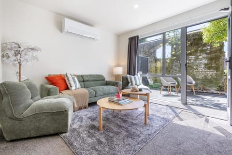 Seating area, heating, air conditioner