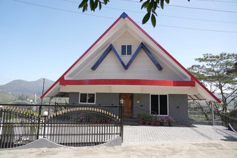 Property building, Day, Natural landscape, Mountain view
