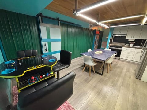 The Eastwood-Gateway to Waikiki - Executive Suite Apartment in McCully-Moiliili