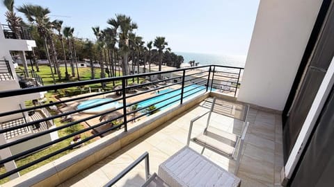 Day, Balcony/Terrace, Pool view