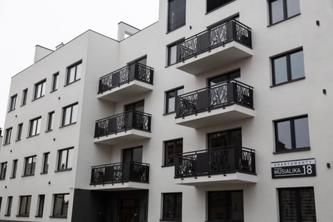 Property building, Day