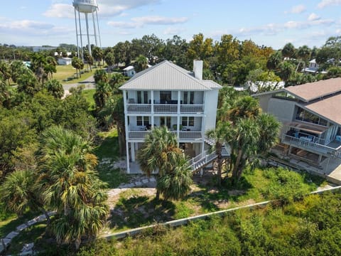 Gulf Landing- Amazing Water View with Boat Parking House in Cedar Key