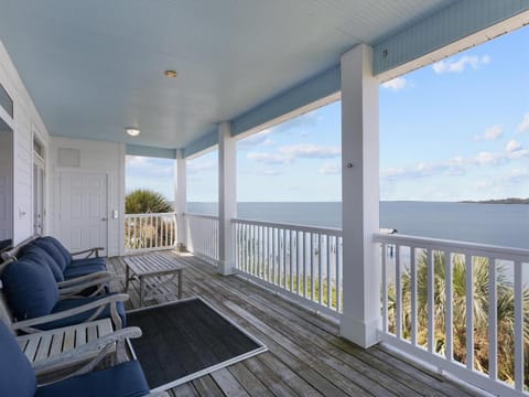 Gulf Landing- Amazing Water View with Boat Parking House in Cedar Key