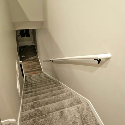 Contemporary 2BR, 2 and half BA Furnished Townhome Minutes from Mayo Clinic Apartment in Rochester