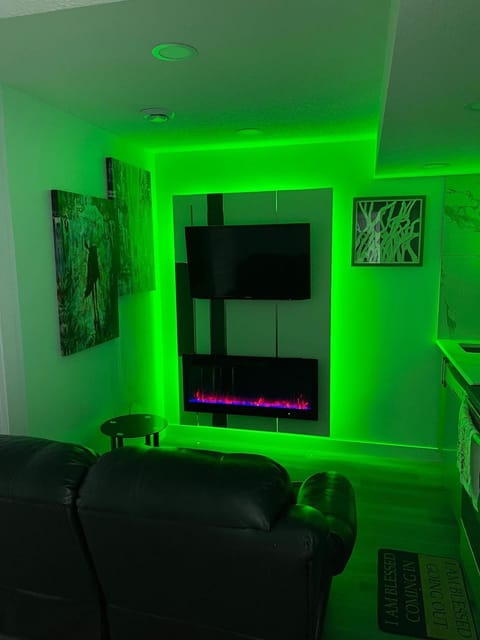 Communal lounge/ TV room, TV and multimedia, Living room