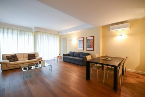 Living room, Seating area, Dining area, air conditioner