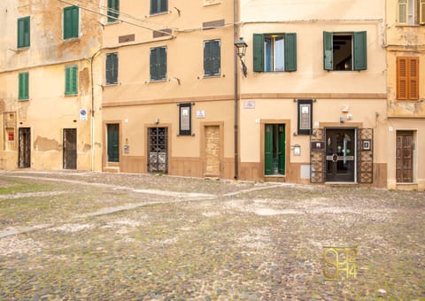 Property building, Street view