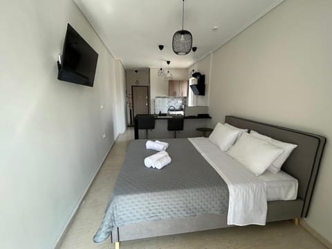 Bed, TV and multimedia, Kitchen or kitchenette