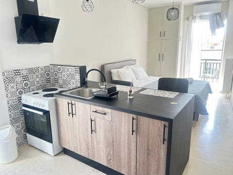 Bed, Kitchen or kitchenette