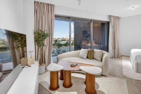 View (from property/room), Balcony/Terrace, Living room, Seating area