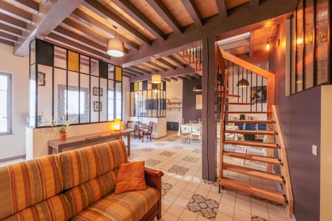 TV and multimedia, Living room, Seating area, acessibility