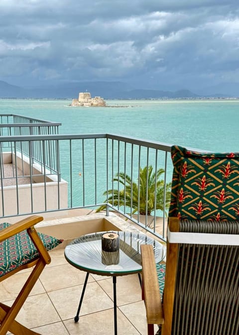 99 Luxury Suite Apartment in Nafplion