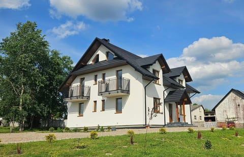 Property building, Day, Garden, Garden view