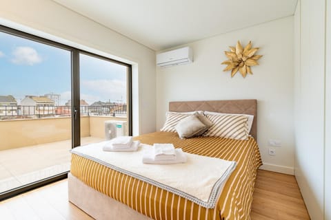 Balcony/Terrace, Bedroom, air conditioner
