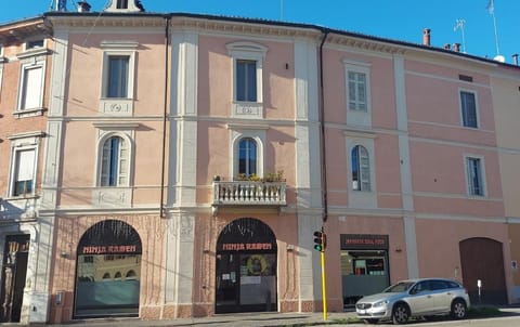 Property building, Day