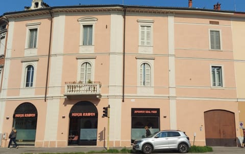 Property building, Day