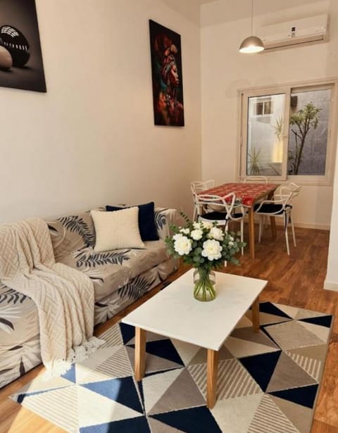 Living room, Seating area, air conditioner