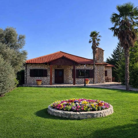 Property building, Spring, Day, Natural landscape, Garden, Garden view