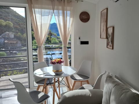 Luxury Apartment with Panoramic Lake View Apartment in Podgorica Municipality, Montenegro