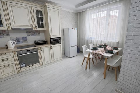 Coffee/tea facilities, Kitchen or kitchenette, Dining area, oven, pet friendly, stove
