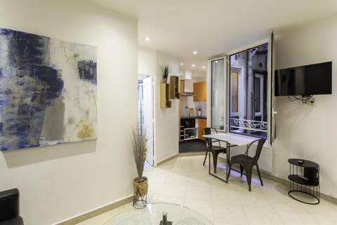 Communal lounge/ TV room, Living room