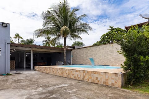 Facade/entrance, Swimming pool