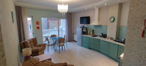 TV and multimedia, Living room, Dining area, pet friendly, kitchen
