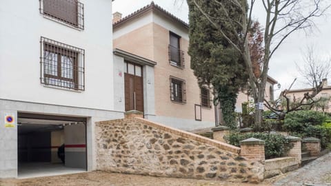 Facade/entrance, Parking