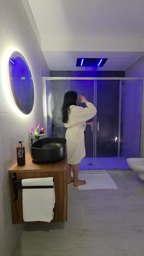 Shower, Steam room, Bathroom