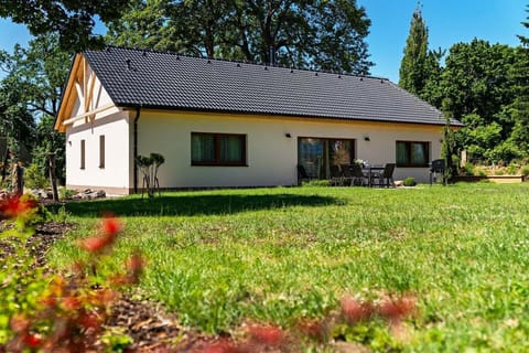 Property building, Day, Garden, Balcony/Terrace, Garden view