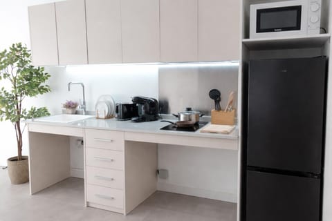 Kitchen or kitchenette, pet friendly, stove