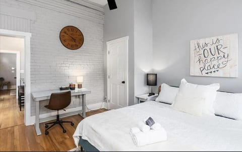 Boutique Italian Village OSU 4BR 2 parking House in Short North