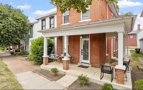 Boutique Italian Village OSU 4BR 2 parking House in Short North