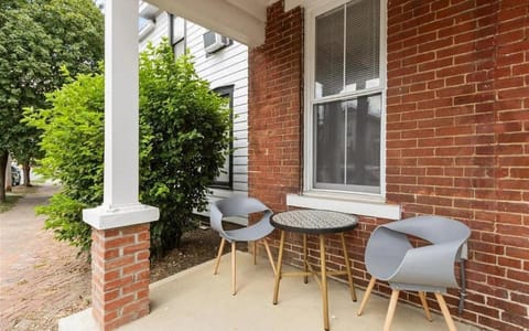 Boutique Italian Village OSU 4BR 2 parking House in Short North