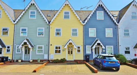 Neighbourhood, Street view