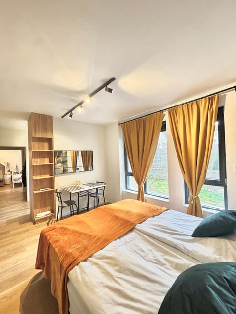 Bed, Bathroom, Photo of the whole room, Bedroom