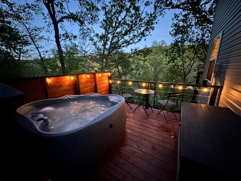 Hot Tub, Hot Tub