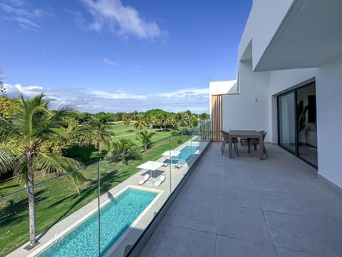 Balcony/Terrace, Pool view, sunbed