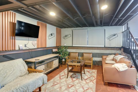 6 Mi to Dtwn Toledo! Family-Friendly Haven with Deck House in Toledo