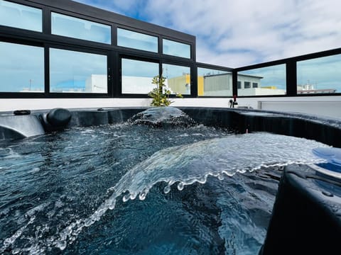Property building, Hot Tub