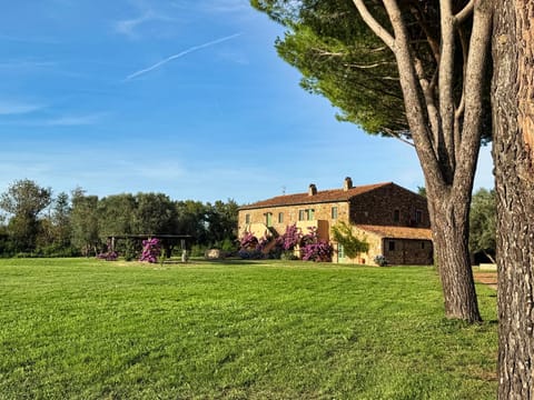Property building, Natural landscape, Garden, Garden view