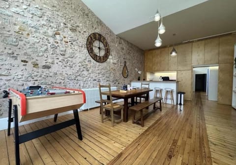 Game Room, Kitchen or kitchenette, Dining area