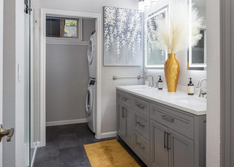 Cozy Retreat Apartment in Gladstone