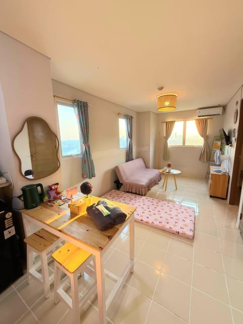 Living room, Photo of the whole room, Seating area, Dining area