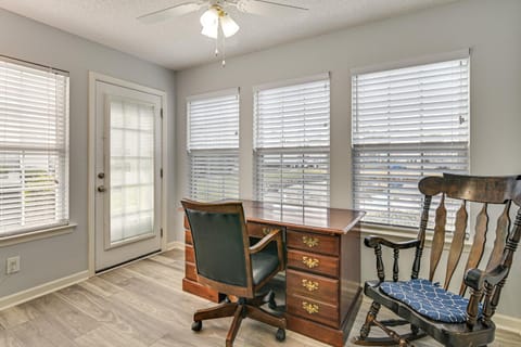 2 Mi to Shore Surfside Beach Condo with Pool Access Apartment in Garden City