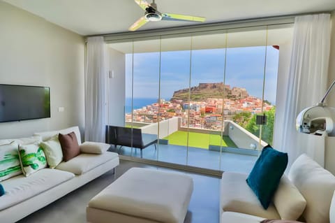 Living room, City view, Landmark view, Mountain view, Sea view