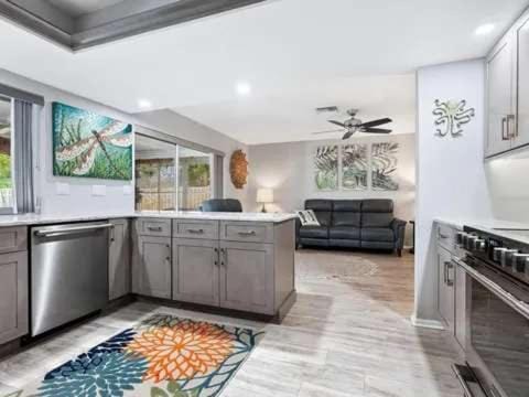 Family 3 Bedroom 2 bathroom Pool Home Pet Friendly House in Bradenton