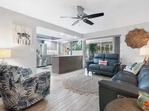 Family 3 Bedroom 2 bathroom Pool Home Pet Friendly House in Bradenton