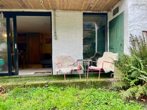 Patio, Garden, Seating area, Garden view, sunbed